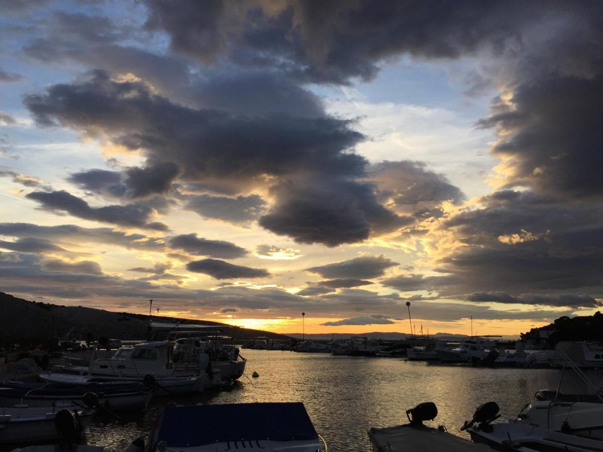 Apartman Marija Lopar Bagian luar foto